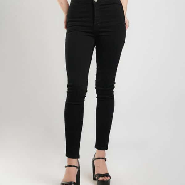 Calça Jeans Preta: A Peça Versátil Que Combina com Tudo