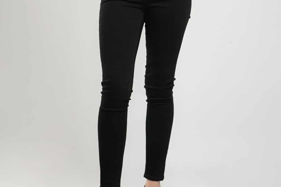 Calça Jeans Preta: A Peça Versátil Que Combina com Tudo